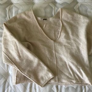 Free People Solitaire Cashmere V-Neck in
Champagne Cream Size Small